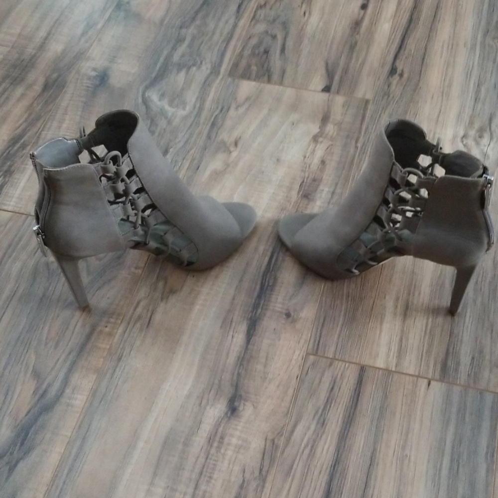 Bcbgeneration Heels - image 6